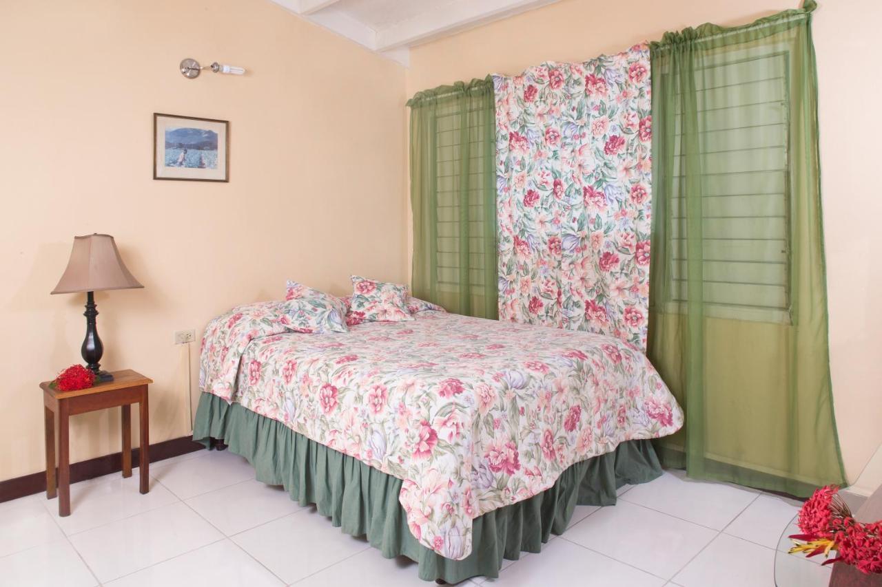 The Gardens Vila Kingston Exterior foto