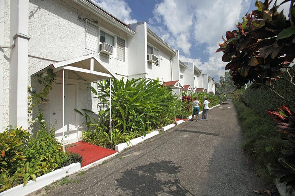 The Gardens Vila Kingston Exterior foto