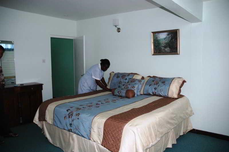 The Gardens Vila Kingston Exterior foto
