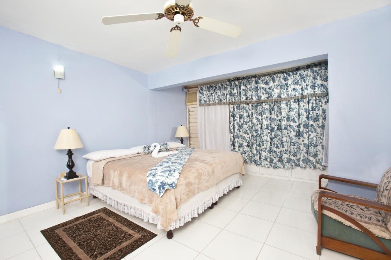 The Gardens Vila Kingston Exterior foto